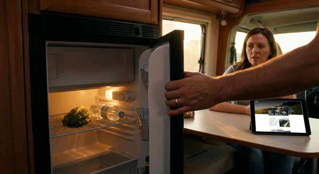 articolo blog manutenzione frigo camper