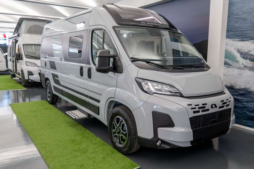 adria twin supreme 600 spb 263864 0001