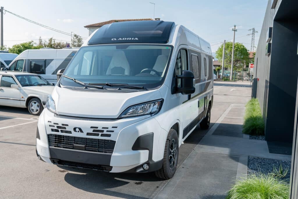 adria twin 600 spb family 60y special 264852 0001