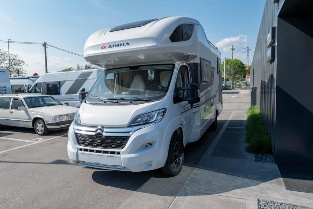 adria coral xl axess 600 dp speed edition 264856 0001